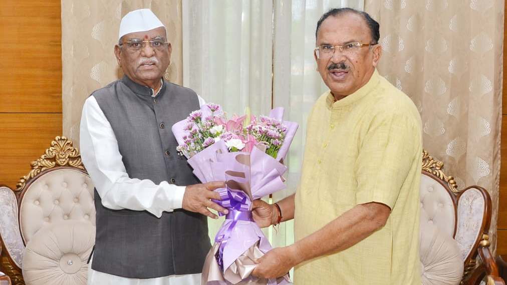 विधानसभा अध्यक्ष वासुदेव देवनानी ने की राज्यपाल हरिभाऊ बागड़े से मुलाकात